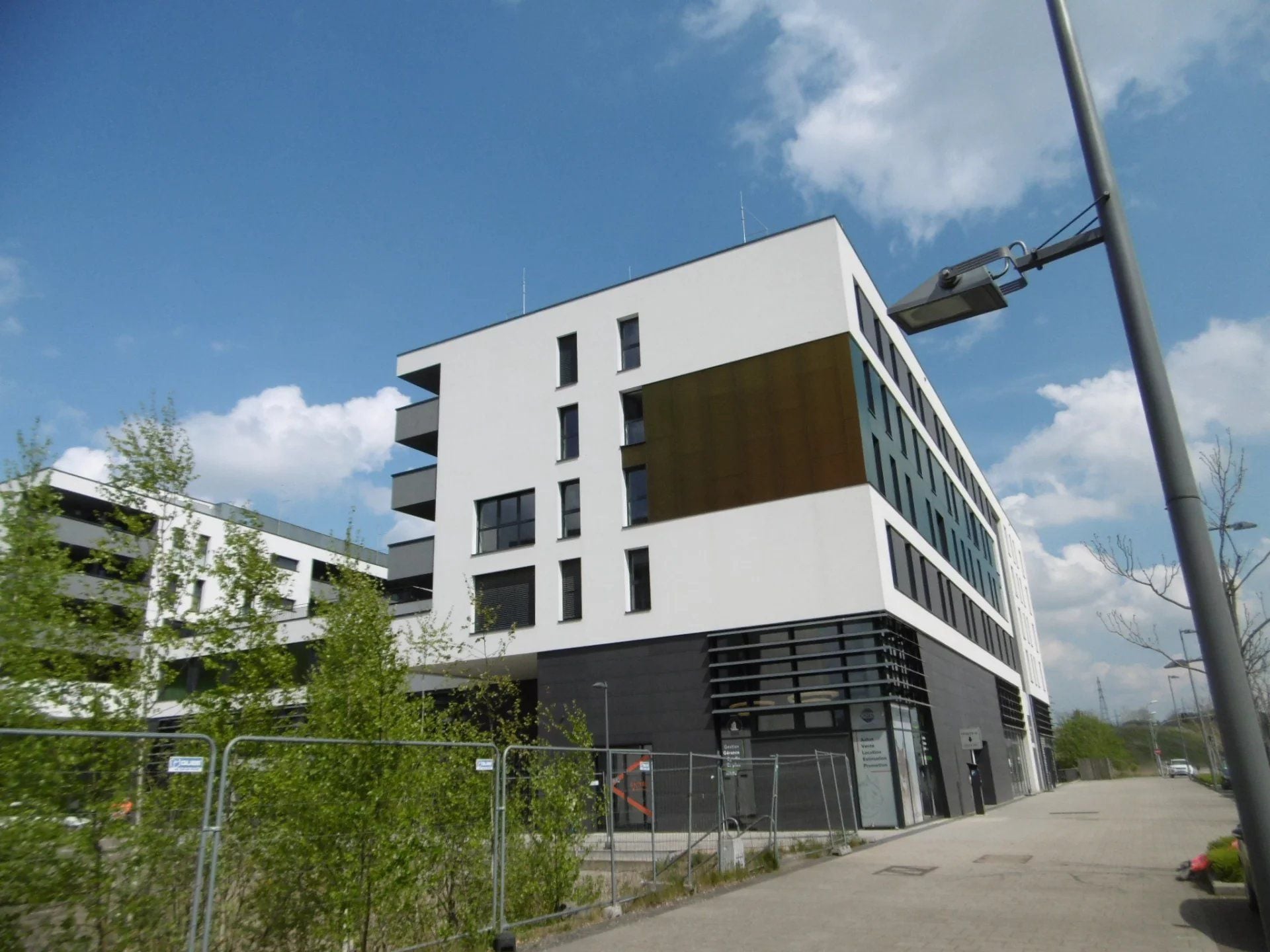 Parkplatz zur Miete in Belval, Gemeinde Esch-sur-Alzette