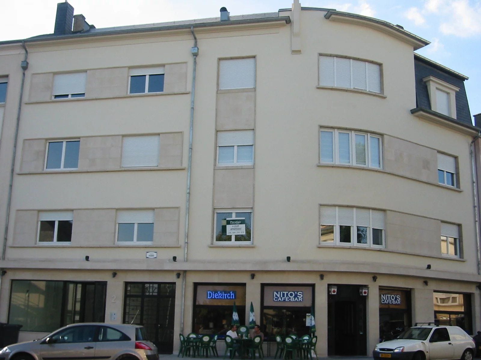 Geschäftslokal zum Verkauf in Luxembourg-Merl