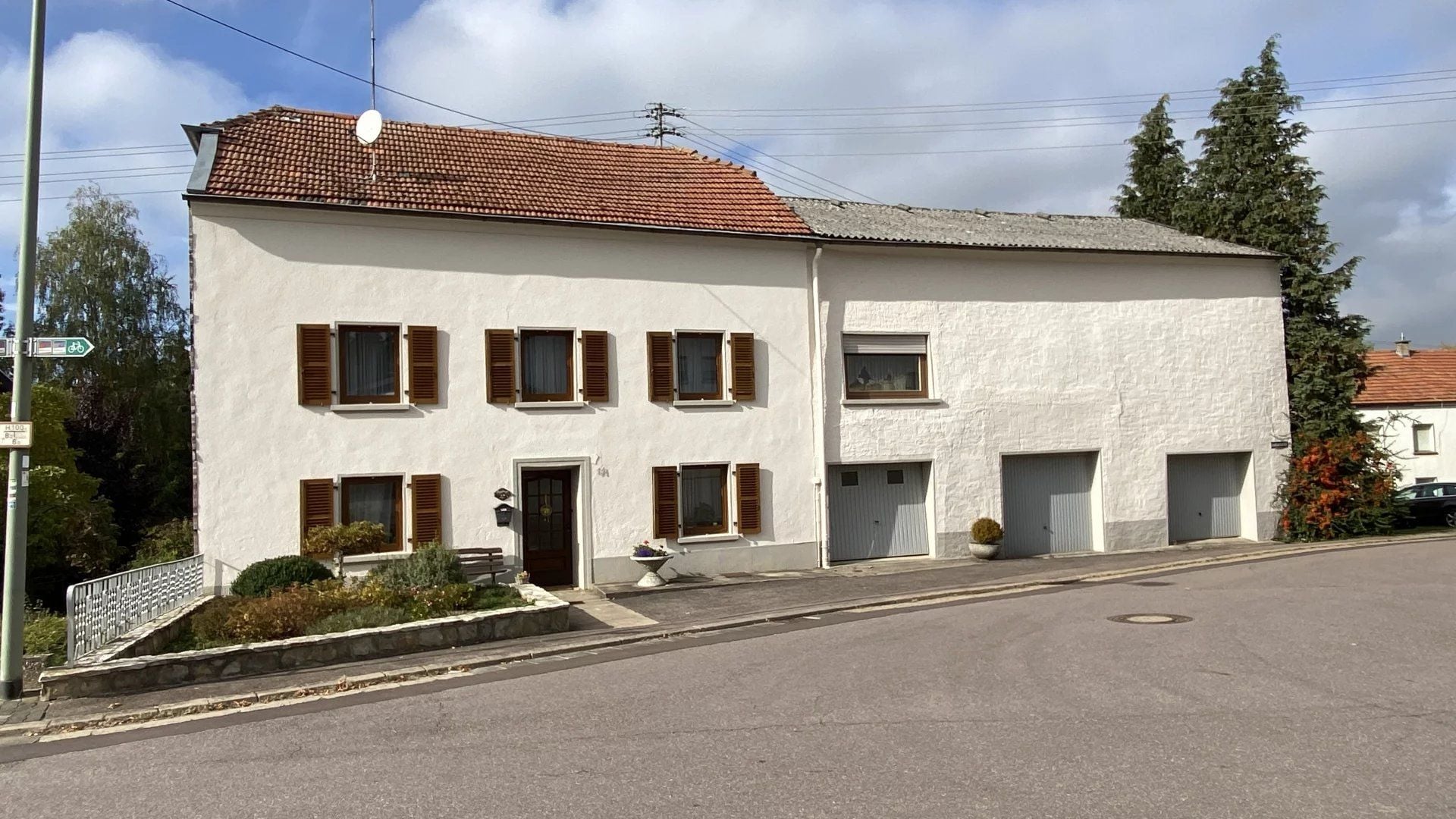 5-bedroom Farmhouse for sale in Perl