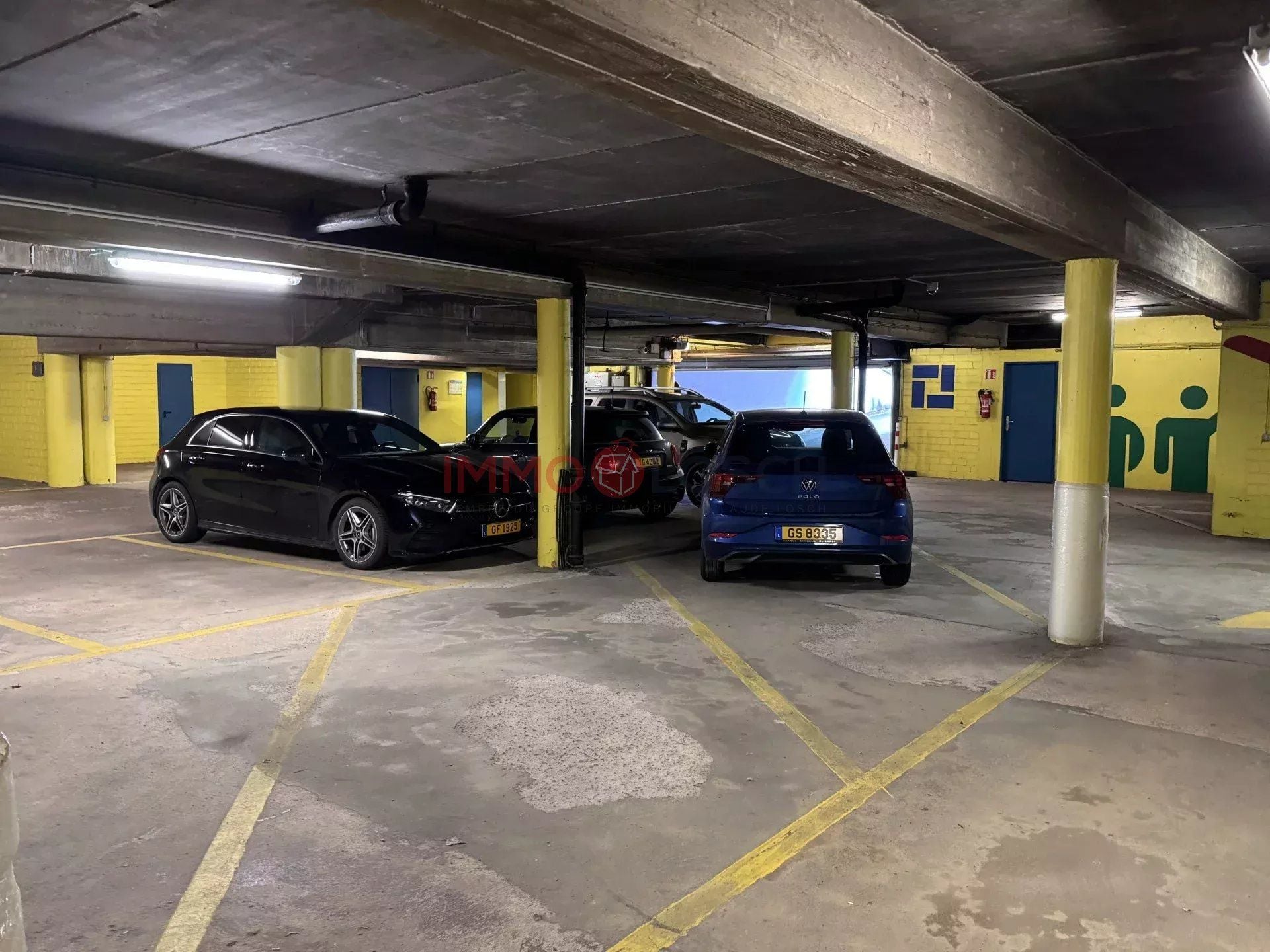 Parkplatz zum Verkauf in Strassen