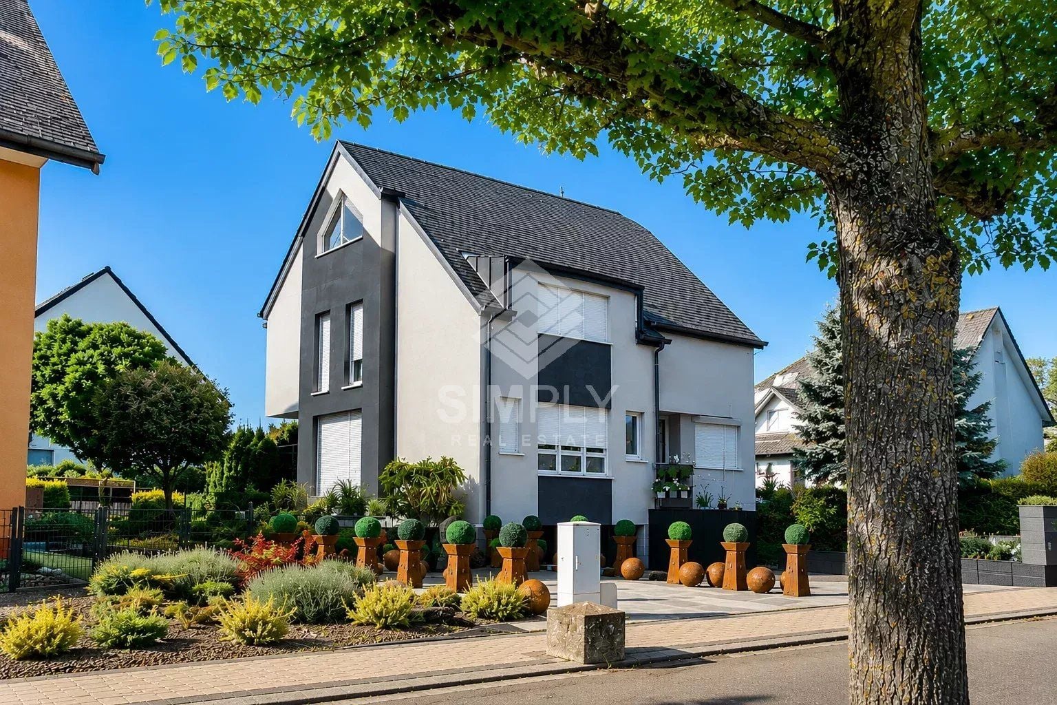 Maison 4 chambres en vente à Helmsange