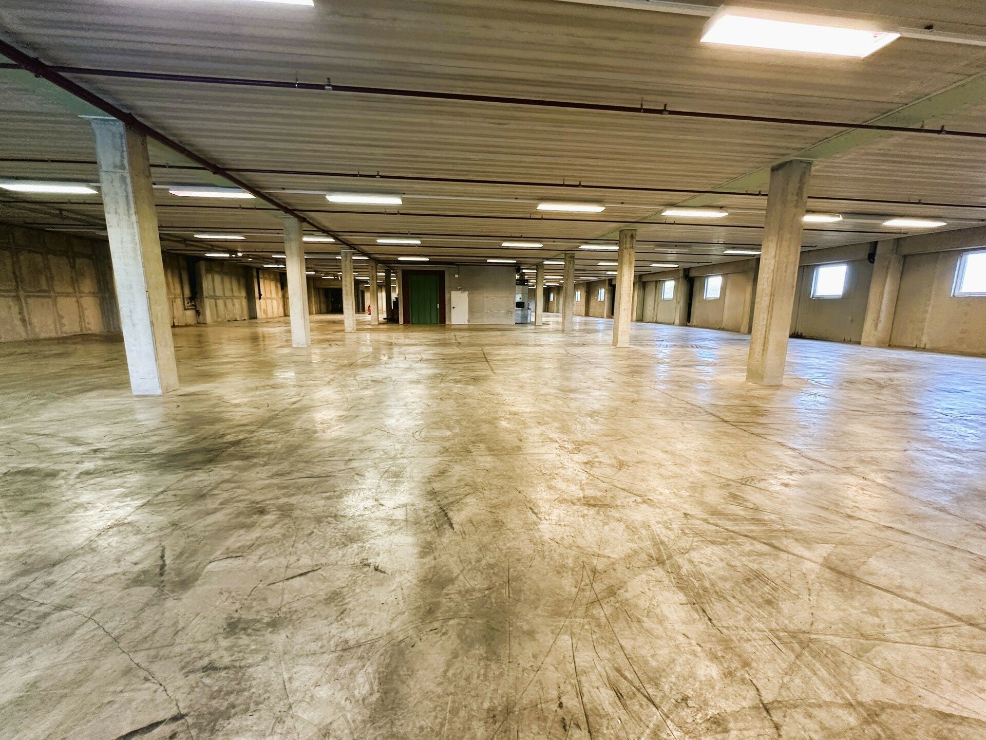 Local & Business assets for rent in Roost