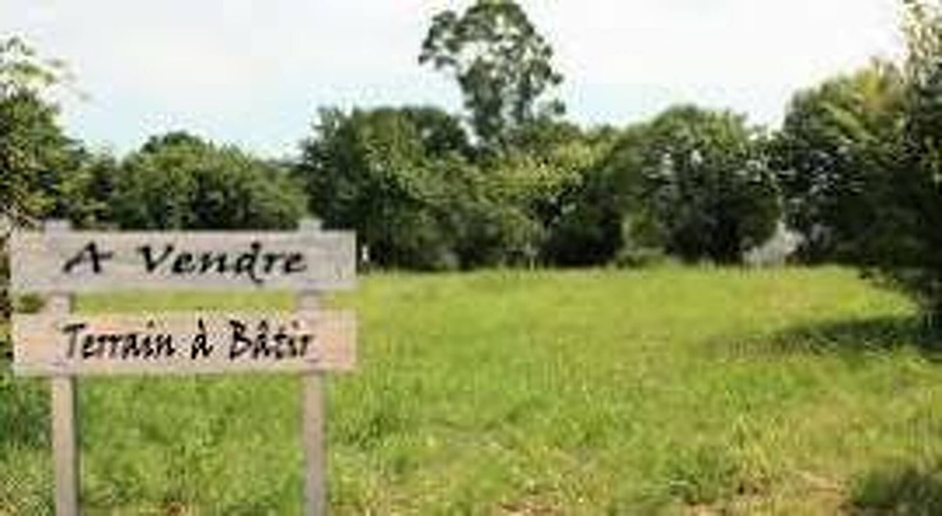Plot of land for sale in Pontpierre