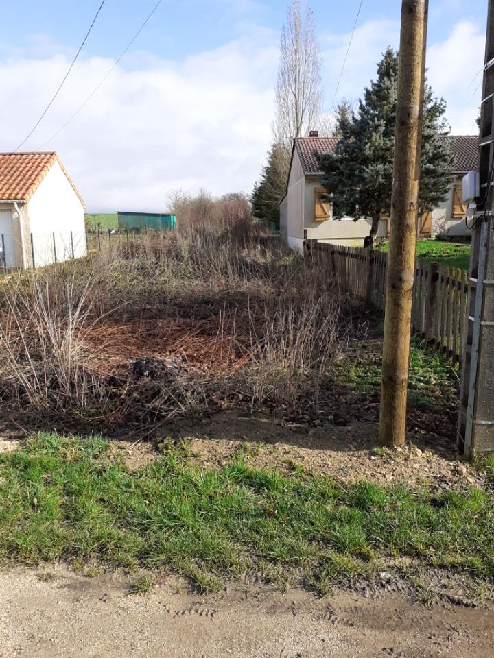 Terrain constructible en vente à Chambley-Bussières