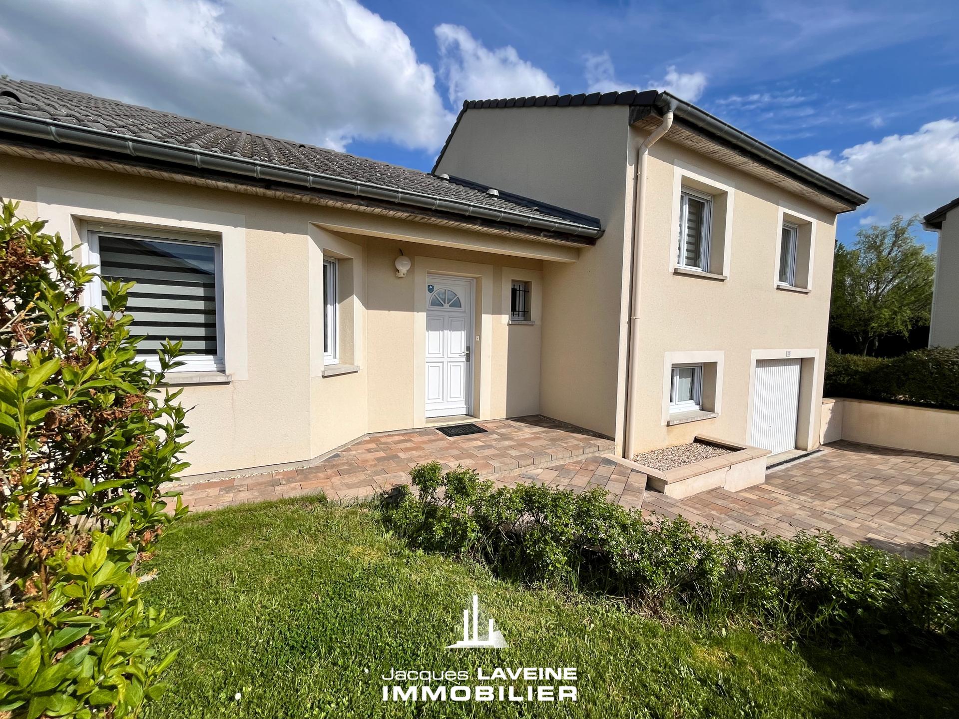 4-bedroom House for sale in Verny