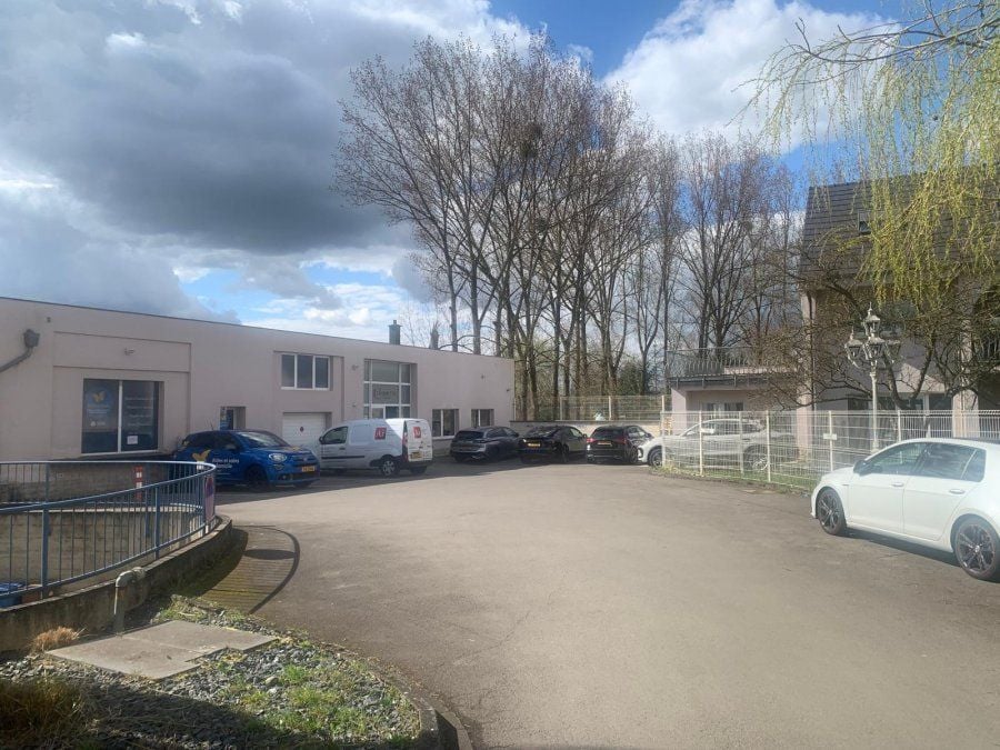 Büro zur Miete in Foetz, Gemeinde Mondercange