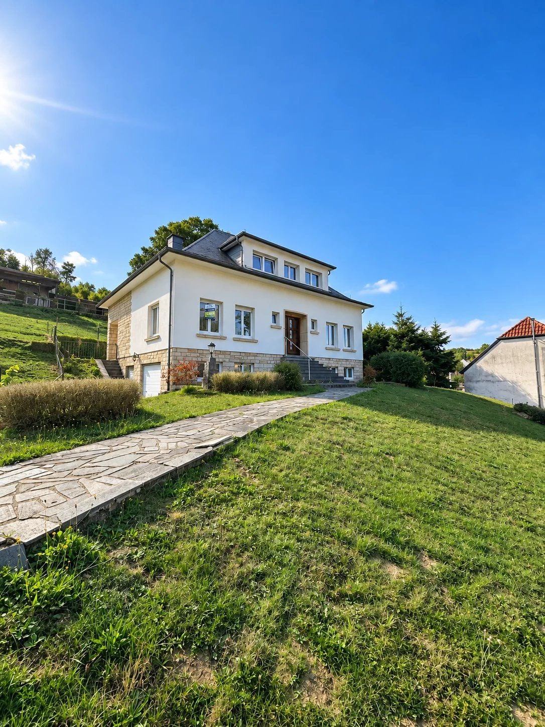 5-bedroom House for sale in Hobscheid