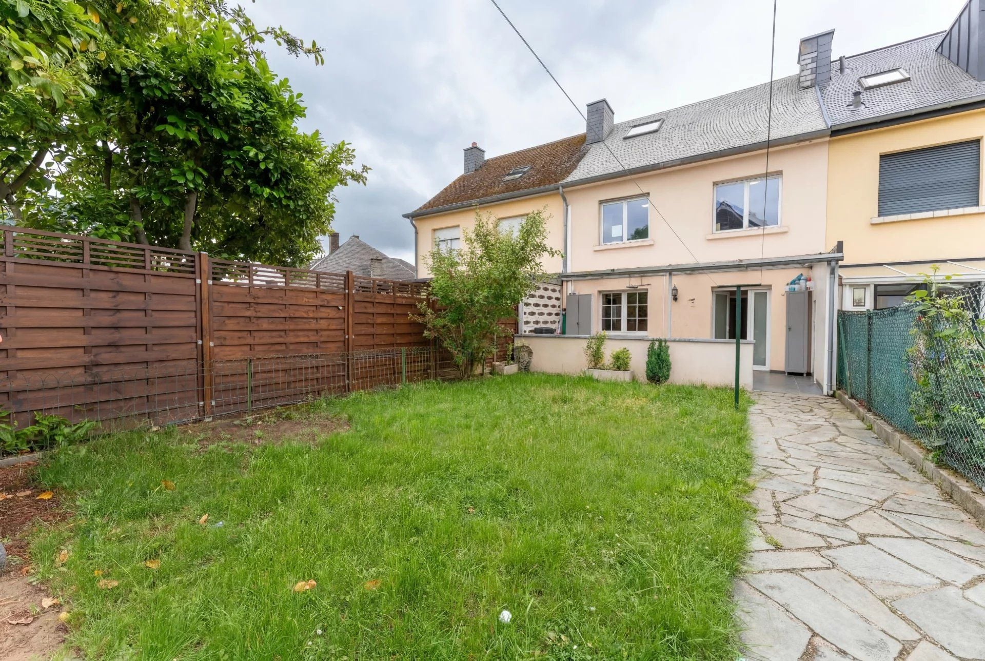 Maison mitoyenne 5 chambres en vente à Sandweiler