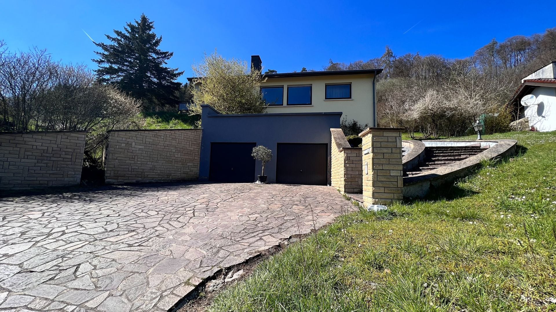 5-bedroom House for sale in Schoenfels