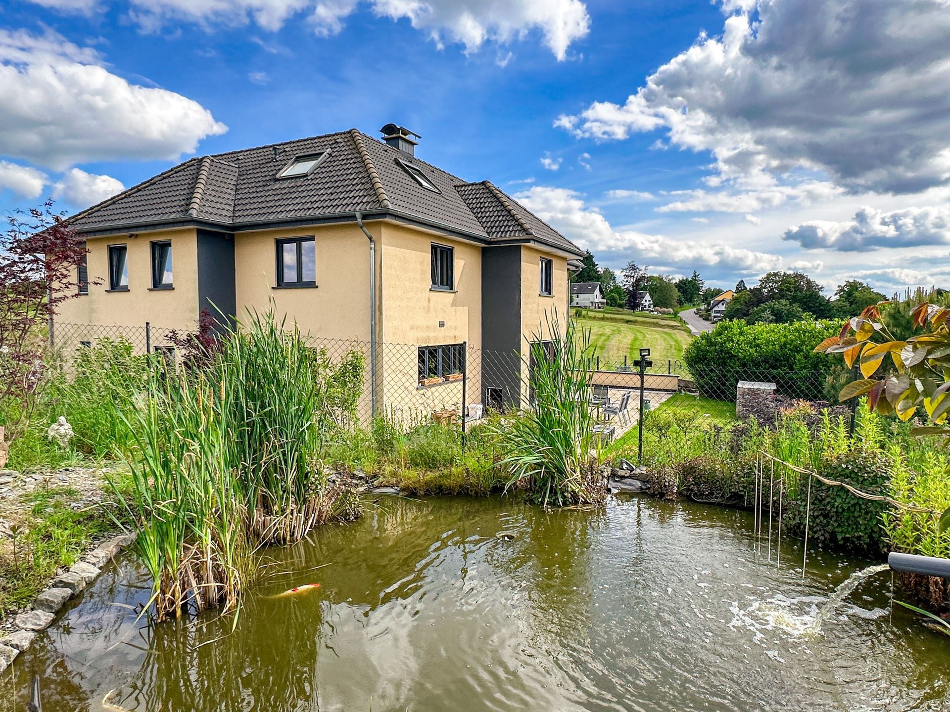 Maison 9 chambres en vente à Rambrouch