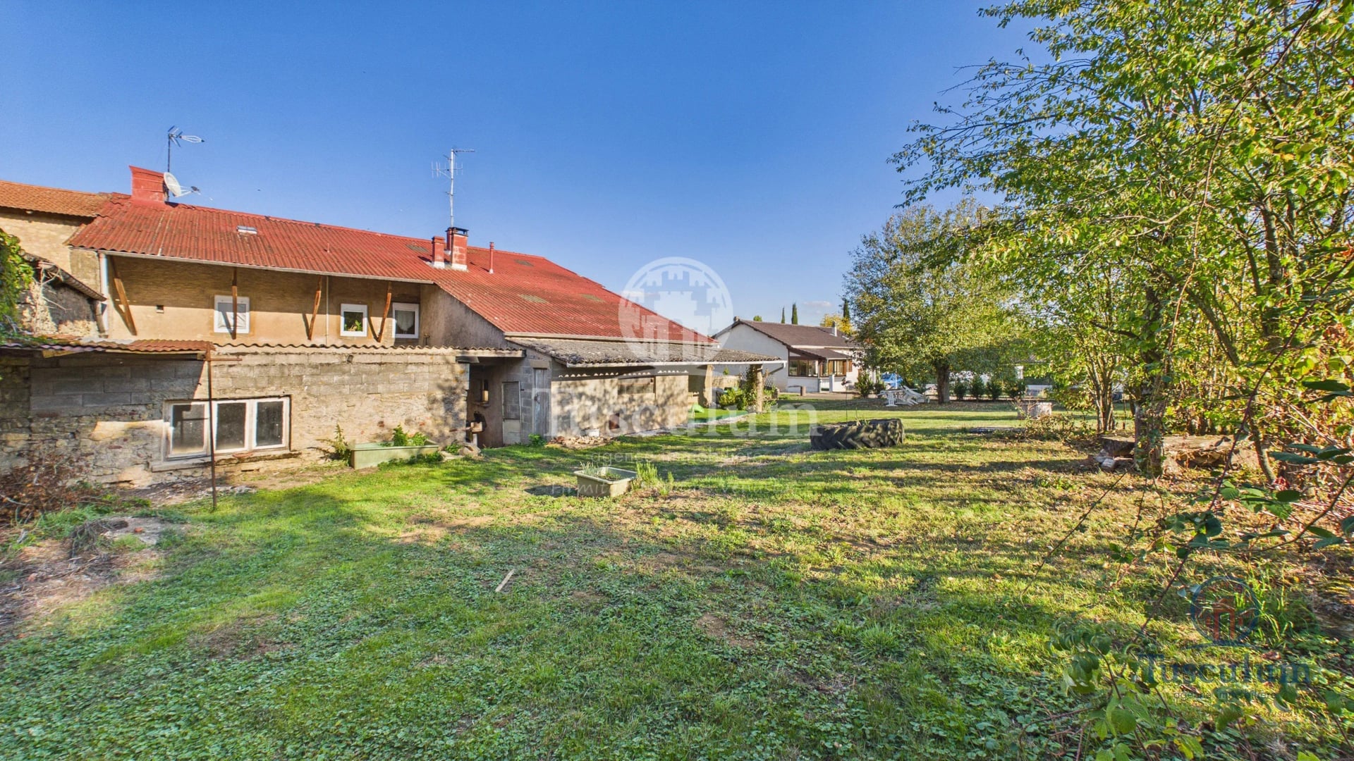8-Zimmer-Haus zum Verkauf in Oudrenne (FR)